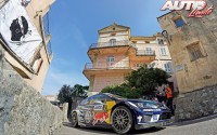 Sébastien Ogier al volante del Volkswagen Polo R WRC, durante el Rally de Francia / Tour de Córcega 2016, puntuable para el Campeonato del Mundo de Rallyes WRC 2016.