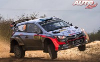 Kevin Abbring al volante del Hyundai i20 WRC, durante el Rally de España / Cataluña 2016, puntuable para el Campeonato del Mundo de Rallyes WRC 2016.