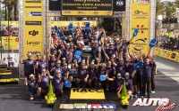 Equipo Volkswagen Motorsport celebrando en el podio la victoria de Sébastien Ogier / Julien Ingrassia durante el Rally de España / Cataluña 2016, puntuable para el Campeonato del Mundo de Rallyes WRC 2016.