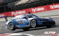 Alex Riberas, al volante del Porsche 911 GT3 Cup, durante los entrenamientos de la Porsche Supercup 2015, disputados en el circuito de Montmeló (España).