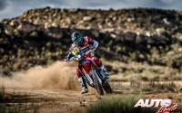 Joan Barreda, a los mandos de la Honda CRF450 Rally, durante la 3ª etapa del Rally Dakar 2017, disputada entre San Miguel de Tucumán y San Salvador de Jujuy (Argentina).