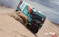 Wulfert van Ginkel, al volante del Iveco Trukker 4x4, durante la 4ª etapa del Rally Dakar 2017, disputada entre San Salvador de Jujuy (Argentina) y Tupiza (Bolivia).