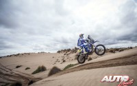 Helder Rodrigues, a los mandos de la Yamaha WR450F, durante la 7ª etapa del Rally Dakar 2017, disputada entre La Paz y Uyuni (Bolivia).
