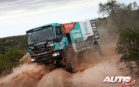 Ton van Genugten, al volante del Iveco Trakker 4x4, durante la 11ª etapa del Rally Dakar 2017, disputada entre San Juan y Río Cuarto (Argentina).