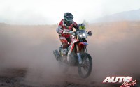 Joan Barreda, a los mandos de la Honda CRF450 Rally, durante la 3ª etapa del Rally Dakar 2017, disputada entre San Miguel de Tucumán y San Salvador de Jujuy (Argentina).