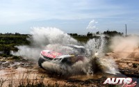 Carlos Sainz, al volante del Peugeot 3008 DKR, durante la 1ª etapa del Rally Dakar 2017, disputada entre Asunción (Paraguay) y Resistencia (Argentina).