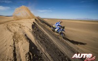 Helder Rodrigues, a los mandos de la Yamaha WR450F, durante la 4ª etapa del Rally Dakar 2017, disputada entre San Salvador de Jujuy (Argentina) y Tupiza (Bolivia).