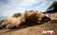 Giniel De Villiers, al volante del Toyota Hilux V8 4x4, durante la 11ª etapa del Rally Dakar 2017, disputada entre San Juan y Río Cuarto (Argentina).
