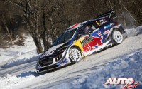 Sébastien Ogier, al volante del Ford Fiesta WRC, durante el Rallye de Montecarlo 2017, puntuable para el Campeonato del Mundo de Rallyes WRC.