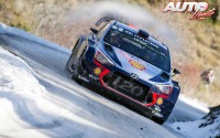Thierry Neuville, al volante del Hyundai i20 Coupé WRC, durante el Rallye de Montecarlo 2017, puntuable para el Campeonato del Mundo de Rallyes WRC.