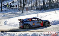 Thierry Neuville, al volante del Hyundai i20 Coupé WRC, durante el Rallye de Montecarlo 2017, puntuable para el Campeonato del Mundo de Rallyes WRC.