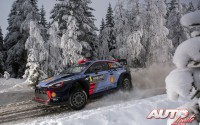 Dani Sordo, al volante del Hyundai i20 Coupé WRC, durante el Rallye de Suecia 2017, puntuable para el Campeonato del Mundo de Rallyes WRC.