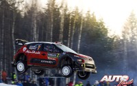 Kris Meeke, al volante del Citroën C3 WRC, durante el Rallye de Suecia 2017, puntuable para el Campeonato del Mundo de Rallyes WRC.