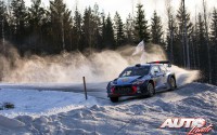 Thierry Neuville, al volante del Hyundai i20 Coupé WRC, durante el Rallye de Suecia 2017, puntuable para el Campeonato del Mundo de Rallyes WRC.