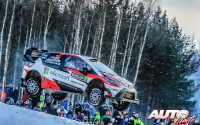 Juho Hänninen, al volante del Toyota Yaris WRC, durante el Rallye de Suecia 2017, puntuable para el Campeonato del Mundo de Rallyes WRC.