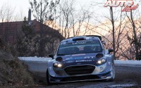 Ott Tänak, al volante del Ford Fiesta WRC, durante el Rallye de Montecarlo 2017, puntuable para el Campeonato del Mundo de Rallyes WRC.