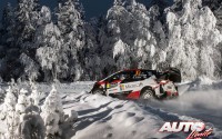 Jari-Matti Latvala, al volante del Toyota Yaris WRC, durante el Rallye de Suecia 2017, puntuable para el Campeonato del Mundo de Rallyes WRC.