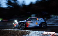 Hayden Paddon, al volante del Hyundai i20 Coupé WRC, durante el Rallye de Montecarlo 2017, puntuable para el Campeonato del Mundo de Rallyes WRC.