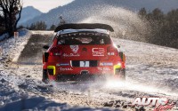 Kris Meeke, al volante del Citroën C3 WRC, durante el Rallye de Montecarlo 2017, puntuable para el Campeonato del Mundo de Rallyes WRC.