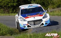 Craig Breen, al volante del Peugeot 208 T16 R5, durante el Rally Zlin (República Checa), puntuable para el Campeonato Europeo de Rallies "ERC" 2014.