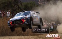 Thierry Neuville, al volante del Hyundai i20 Coupé WRC, durante el Rallye de México 2017, puntuable para el Campeonato del Mundo de Rallyes WRC.