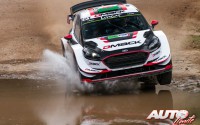 Elfyn Evans, al volante del Ford Fiesta WRC, durante el Rallye de México 2017, puntuable para el Campeonato del Mundo de Rallyes WRC.