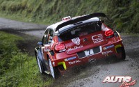 Kris Meeke, al volante del Citroën C3 WRC, durante el Rallye de Francia 2017, puntuable para el Campeonato del Mundo de Rallies WRC.
