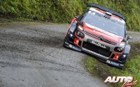 Stéphane Lefebvre, al volante del Citroën C3 WRC, durante el Rallye de Francia 2017, puntuable para el Campeonato del Mundo de Rallies WRC.