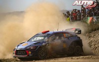Dani Sordo, al volante del Hyundai i20 Coupé WRC, durante el Rallye de Portugal 2017, puntuable para el Campeonato del Mundo de Rallyes WRC.