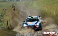 Hayden Paddon, al volante del Hyundai i20 Coupé WRC, durante el Rallye de Polonia 2017, puntuable para el Campeonato del Mundo de Rallies WRC.