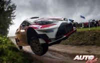 Juho Hänninen, al volante del Toyota Yaris WRC, durante el Rallye de Polonia 2017, puntuable para el Campeonato del Mundo de Rallies WRC 2017.