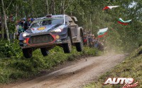 Thierry Neuville, al volante del Hyundai i20 Coupé WRC, vencedor del Rallye de Polonia 2017, puntuable para el Campeonato del Mundo de Rallies WRC.