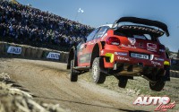 Kris Meeke, al volante del Citroën C3 WRC, durante el Rallye de Italia 2017, puntuable para el Campeonato del Mundo de Rallyes WRC.
