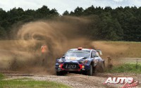 Dani Sordo, al volante del Hyundai i20 Coupé WRC, durante el Rallye de Polonia 2017, puntuable para el Campeonato del Mundo de Rallies WRC.
