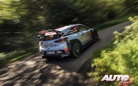 Hayden Paddon, al volante del Hyundai i20 Coupé WRC, durante el Rally de Alemania 2017, puntuable para el Campeonato del Mundo de Rallies WRC.