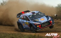 Thierry Neuville, al volante del Hyundai i20 Coupé WRC, durante el Rally de España 2017, puntuable para el Campeonato del Mundo de Rallies WRC.