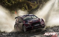 Gus Greensmith, al volante del Ford Fiesta R5 WRC2, durante el Rally de Gran Bretaña 2017, puntuable para el Campeonato del Mundo de Rallies WRC2.