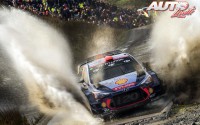 Dani Sordo, al volante del Hyundai i20 Coupé WRC, durante el Rally de Gran Bretaña 2017, puntuable para el Campeonato del Mundo de Rallies WRC.