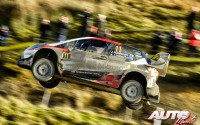 Juho Hänninen, al volante del Toyota Yaris WRC, durante el Rally de Gran Bretaña 2017, puntuable para el Campeonato del Mundo de Rallies WRC.