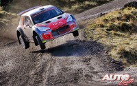 Simone Tempestini, al volante del Citroën DS3 R5 WRC2, durante el Rally de Gran Bretaña 2017, puntuable para el Campeonato del Mundo de Rallies WRC2.