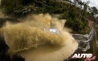 Ott Tänak, al volante del Ford Fiesta WRC, durante el Rally de Australia 2017, puntuable para el Campeonato del Mundo de Rallies WRC.
