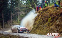 Khalid Al Qassimi, al volante del Citroën C3 WRC, durante el Rally de Gran Bretaña 2017, puntuable para el Campeonato del Mundo de Rallies WRC.