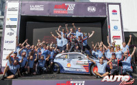 El equipo Hyundai Motorsport en el podio de vencedores del Rally de Australia 2017.