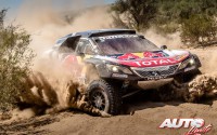Carlos Sainz y Lucas Cruz, al volante del Peugeot 3008 DKR Maxi, obtenían la victoria en el Rally Dakar 2018.