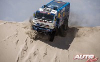 Airat Mardeev, al volante del Kamaz 4326, durante una de las etapas del Rally Dakar 2018.