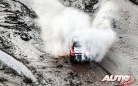 Giniel de Villiers, al volante del Toyota Hilux V8 4x4, durante el Rally Dakar 2018.