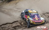 Stéphane Peterhansel, al volante del Peugeot 3008 DKR Maxi, durante el Rally Dakar 2018.