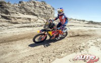 Toby Price, a los mandos de su KTM 450 Rally Replica, durante una de las etapas del Rally Dakar 2018.