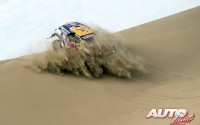 Stéphane Peterhansel, al volante del Peugeot 3008 DKR Maxi, durante el Rally Dakar 2018.