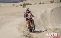 Toby Price, a los mandos de su KTM 450 Rally Replica, durante una de las etapas del Rally Dakar 2018.